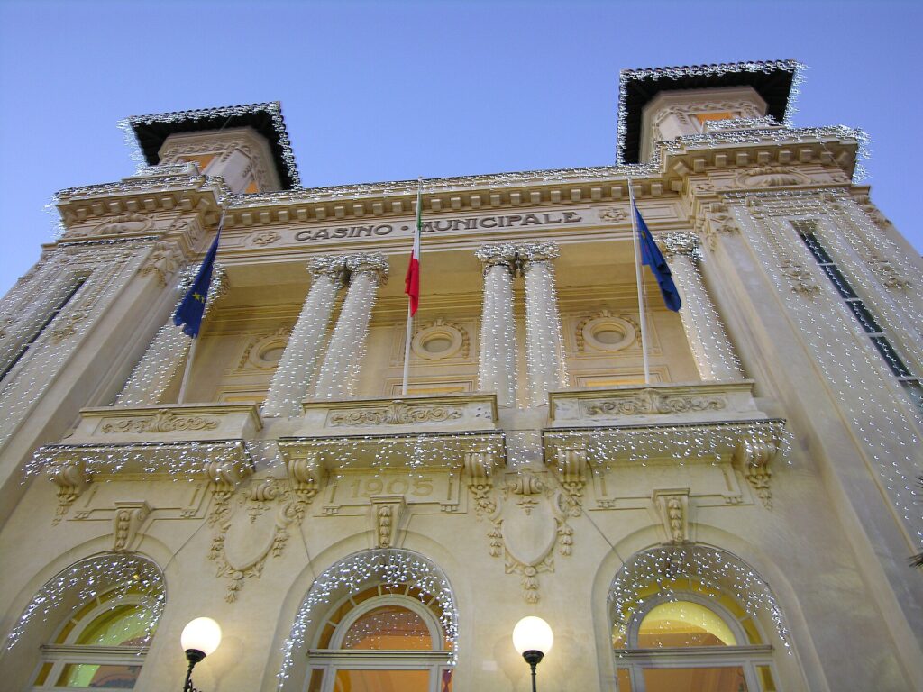 Dettaglio della facciata del Casinò di Sanremo