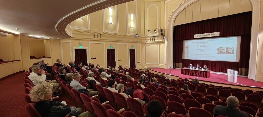 Il teatro del Casinò di Sanremo durante un incontro
