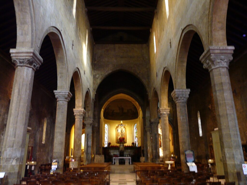 La navata della Concattedrale di San Siro