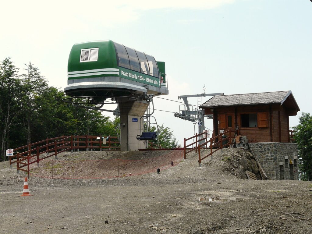 La stazione della seggiovia per il Prato della Cipolla