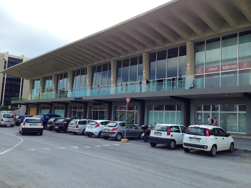 La stazione ferroviaria di Savona