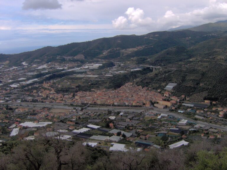 Taggia vista dalla collina