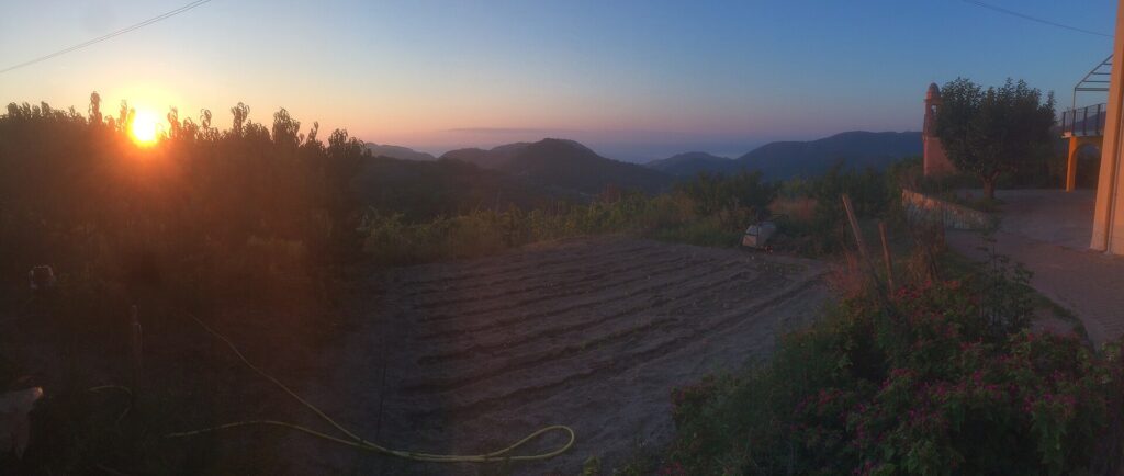 Alba dalla borgata Lavrio, a Bardino Nuovo