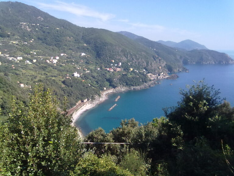 Una baia della costa di Framura