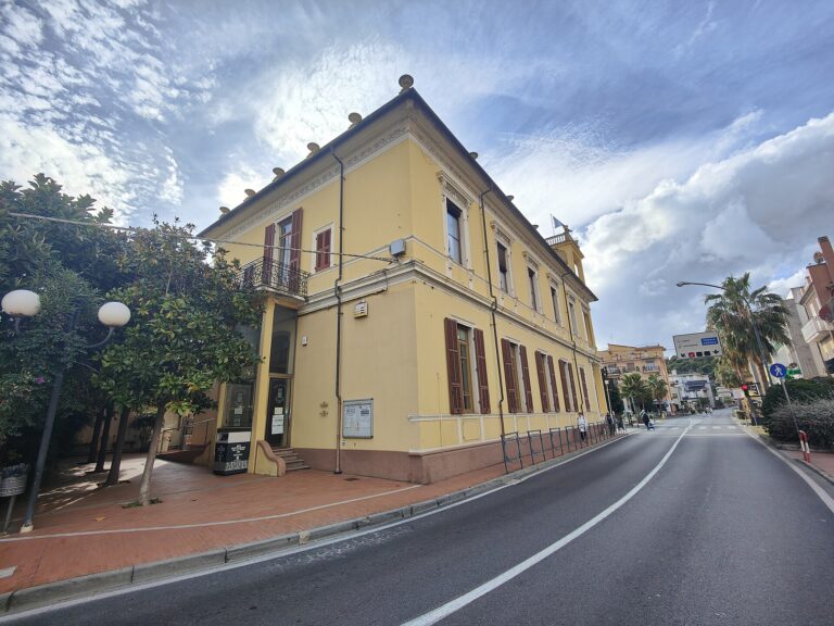 Una via del centro di Borghetto Santo Spirito