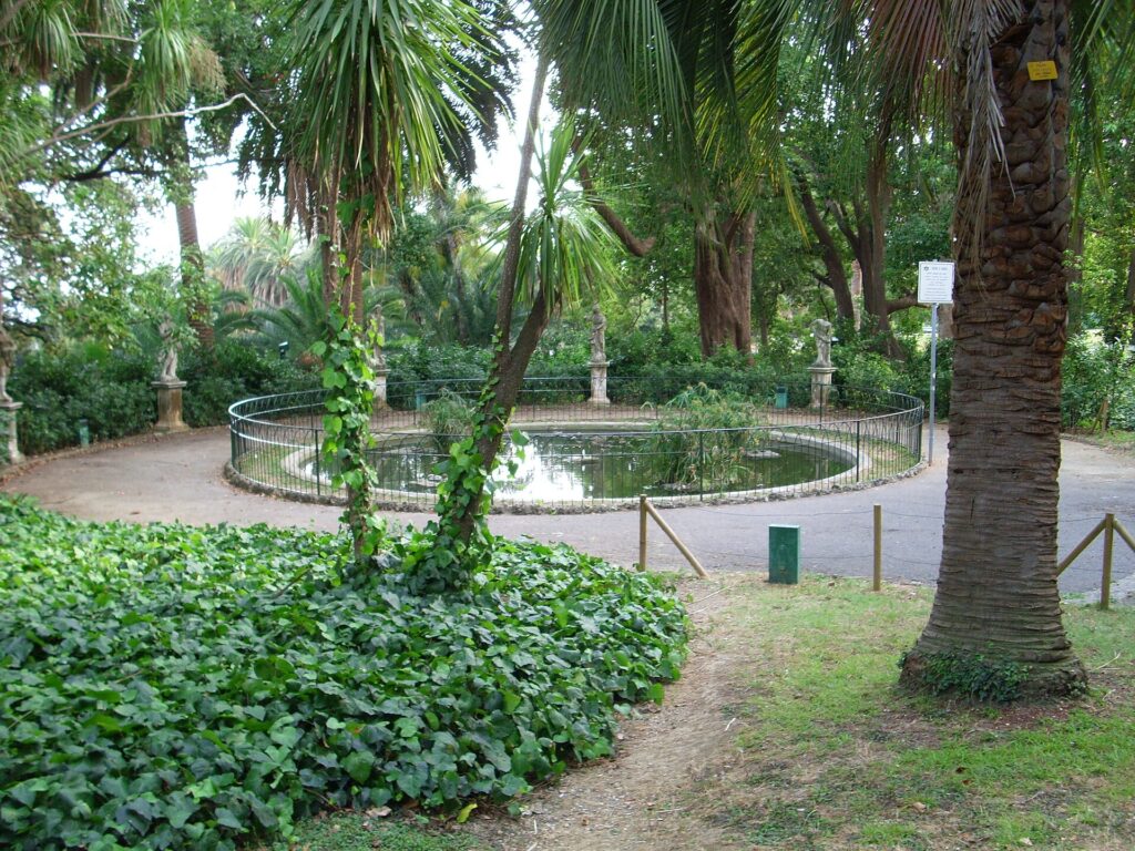La vasca nel parco di Villa Gropallo a Nervi