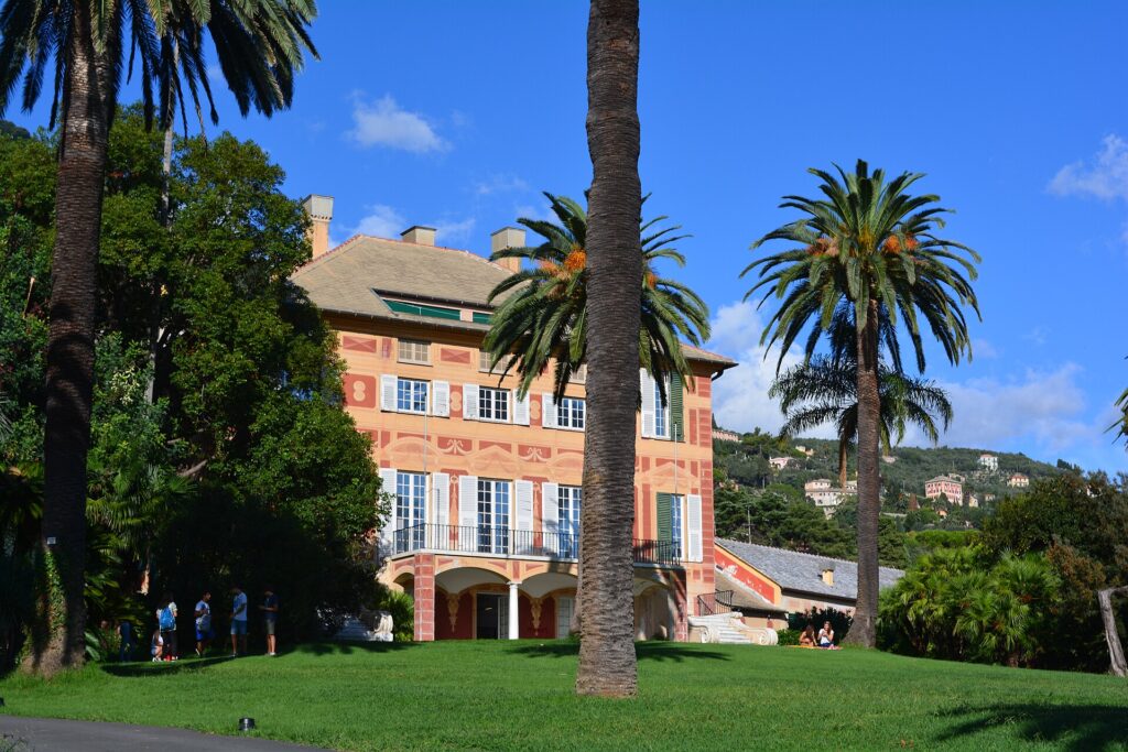 Villa Grimaldi Fassio tra le palme dei Parchi di Nervi